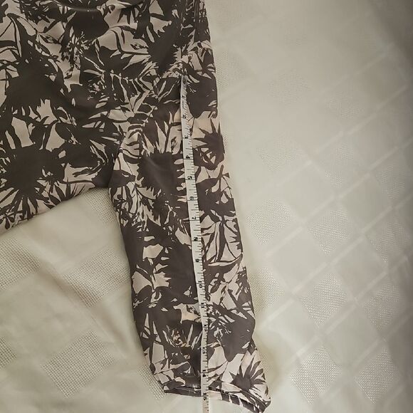 Brown and Crwam Relaxed Blouse with 3/4 Sleeves - Picture 9 of 15